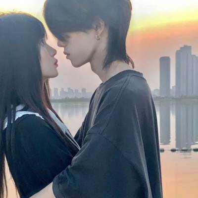 退婚后，真千金她驚爆全球